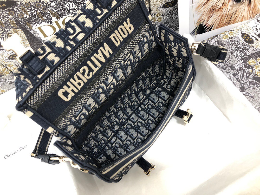 D*or D*orcamp small messenger bag in blue oblique embroidery