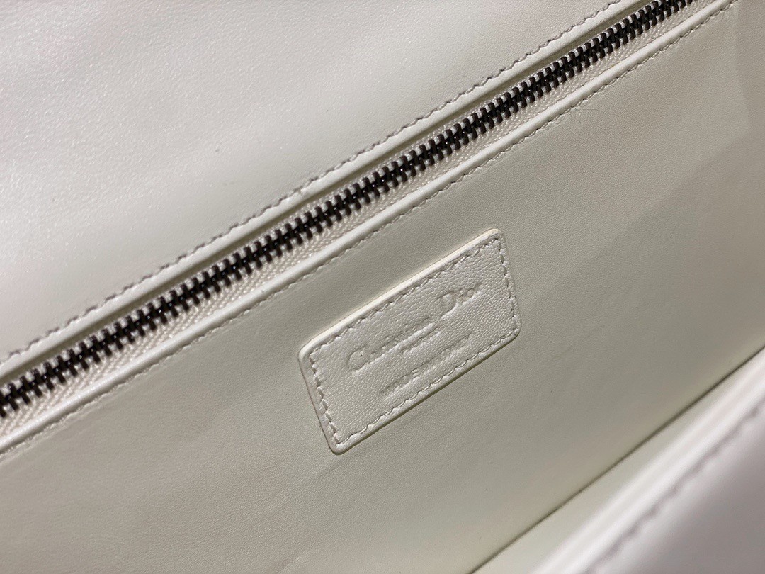 D*or 30 montaigne chain bag with handle in white lambskin