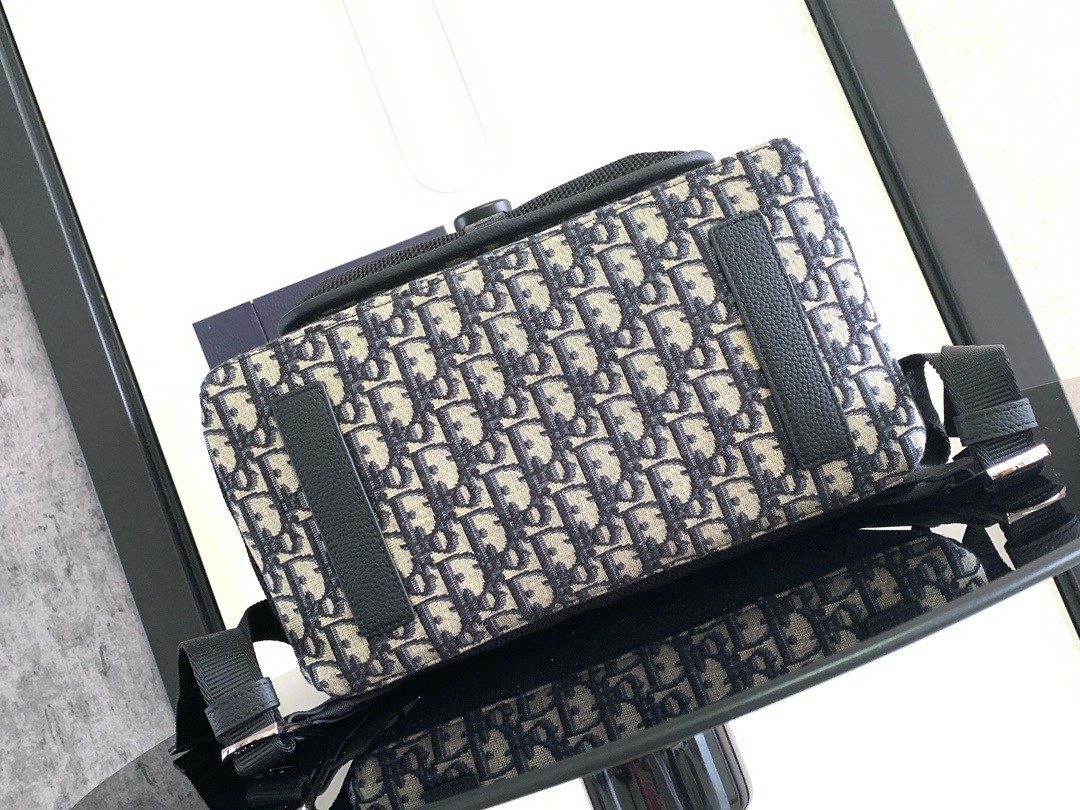 D*or 8 backpack in beige and black D*or oblique jacquard