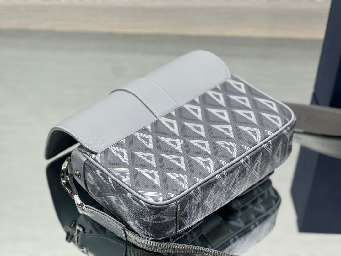 D*or hit the road messenger bag in gray cd diamond canvas