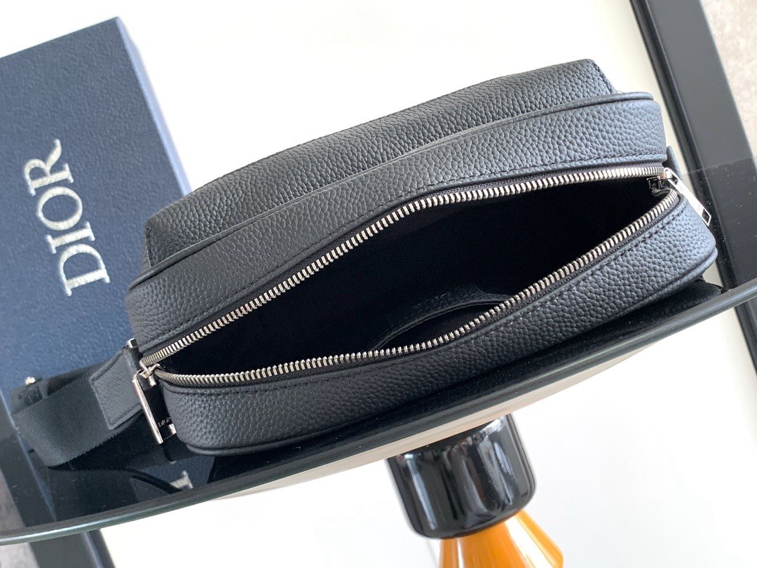 D*or rider 2.0 zipped messenger bag in black gravity leather