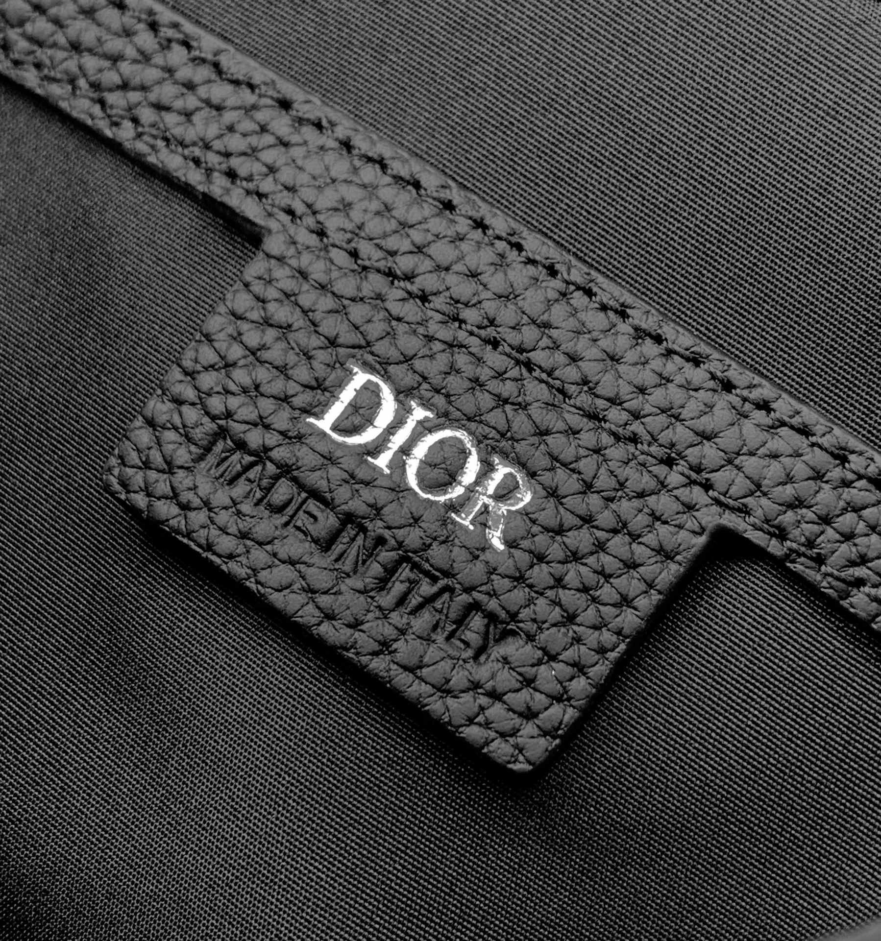 D*or rider 2.0 zipped messenger bag in black gravity leather