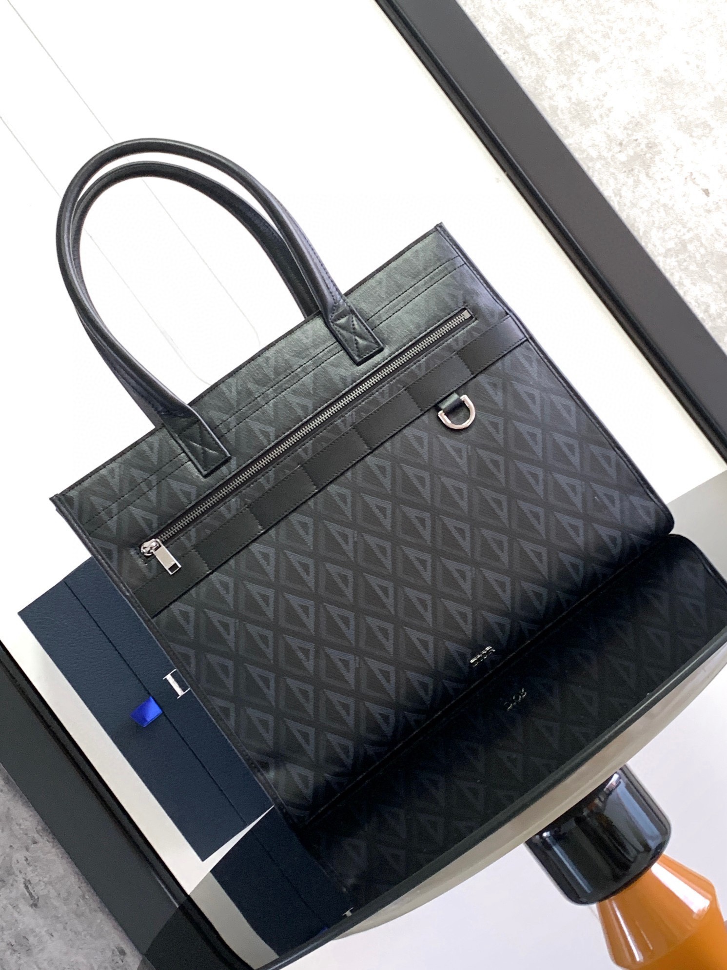 D*or safari tote bag in black cd diamond canvas