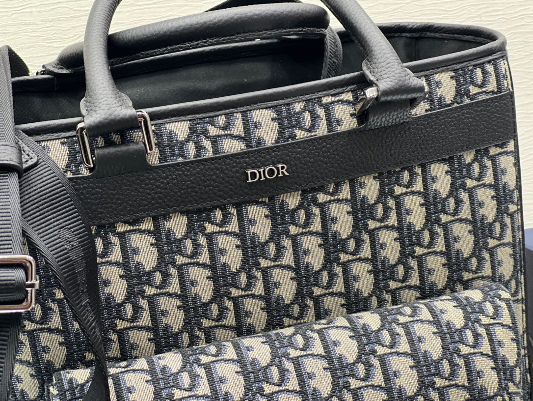 D*or explorer tote bag beige and black D*or oblique jacquard
