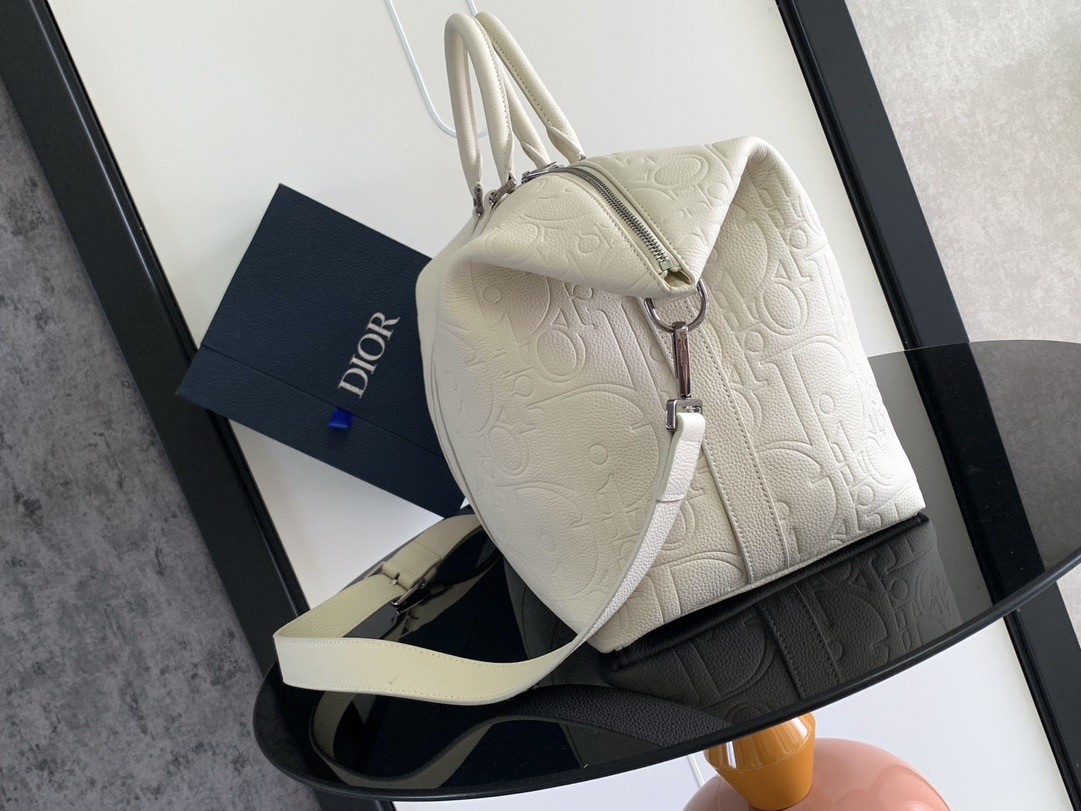 D*or weekender 40 bag in beige D*or gravity leather
