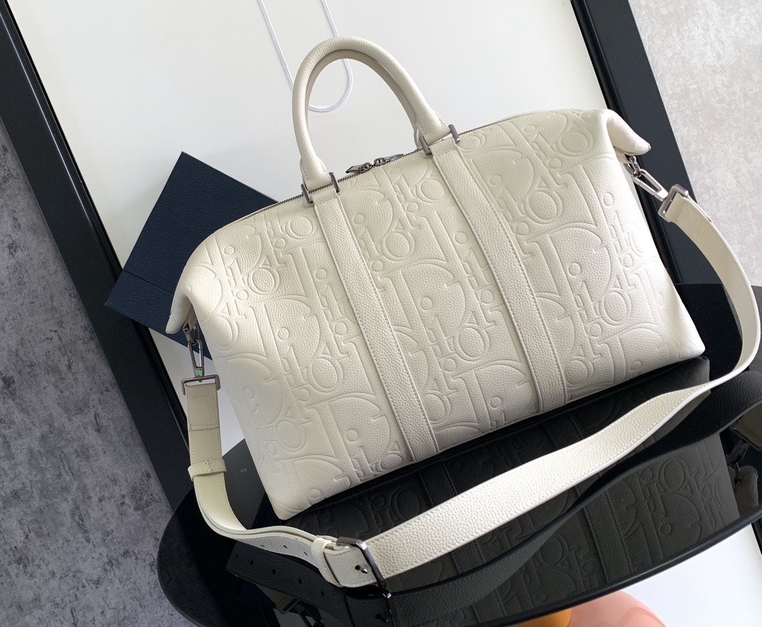 D*or weekender 40 bag in beige D*or gravity leather