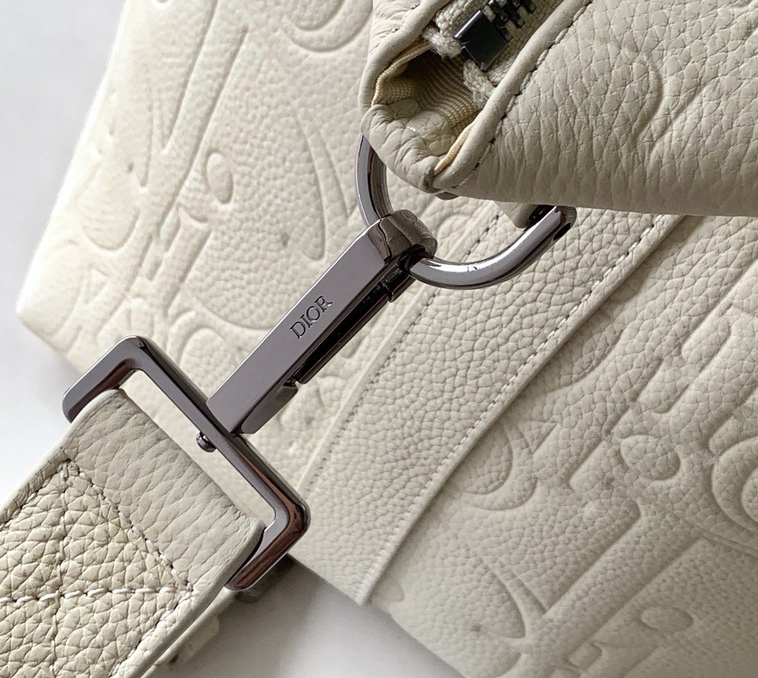D*or weekender 40 bag in beige D*or gravity leather