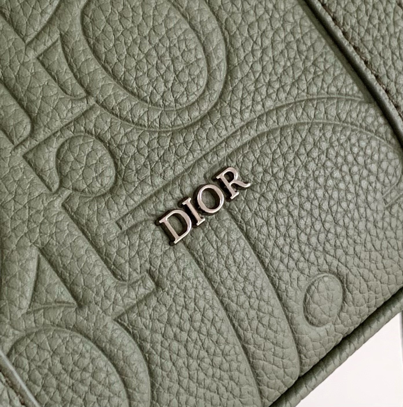 D*or weekender 25 bag in khaki D*or gravity leather