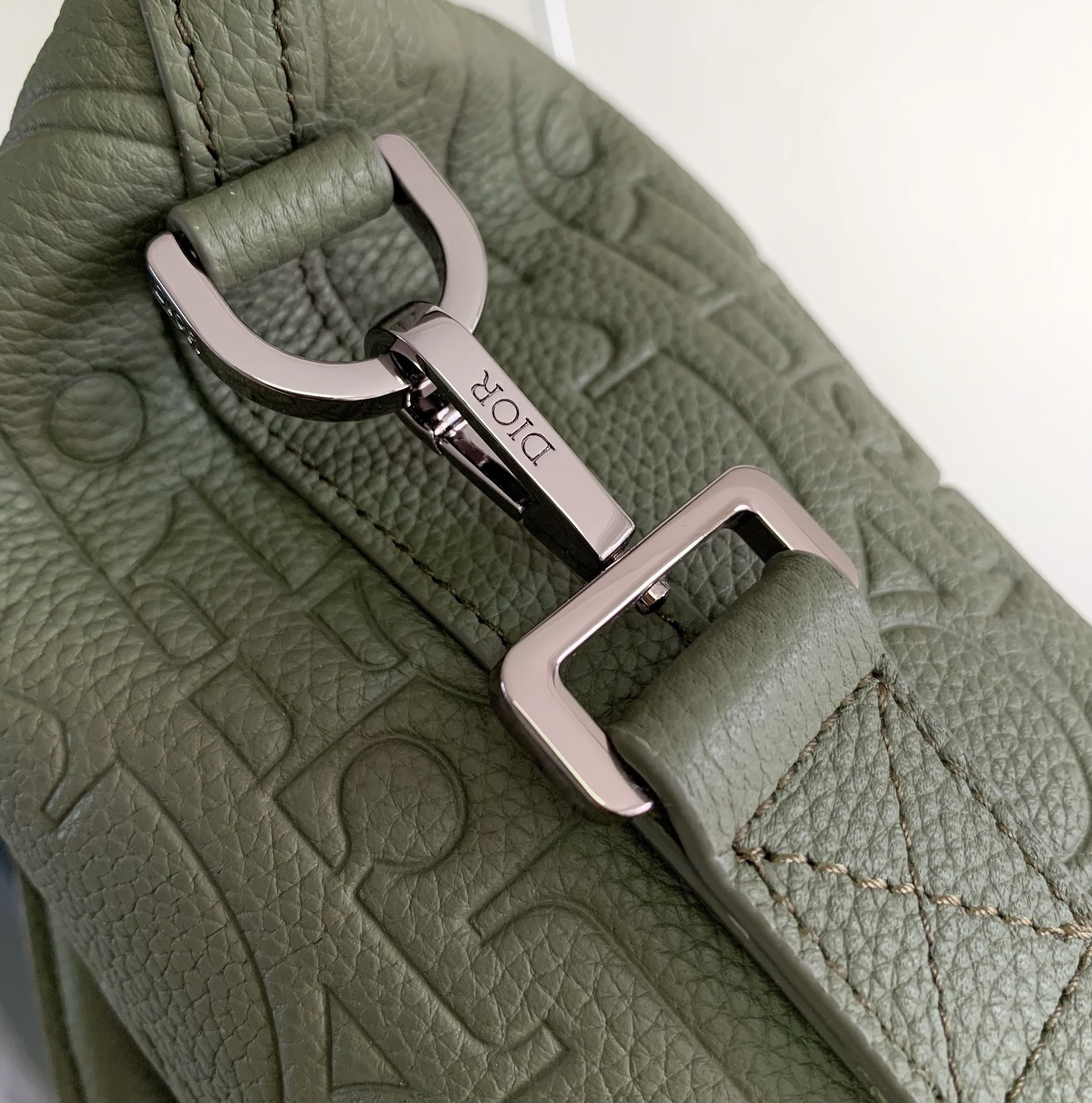 D*or weekender 25 bag in khaki D*or gravity leather