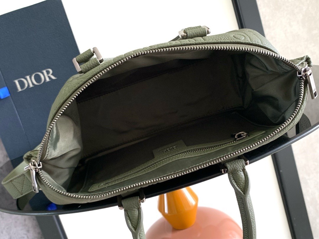 D*or weekender 25 bag in khaki D*or gravity leather