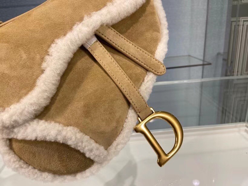 D*or saddle bag in camel shearling