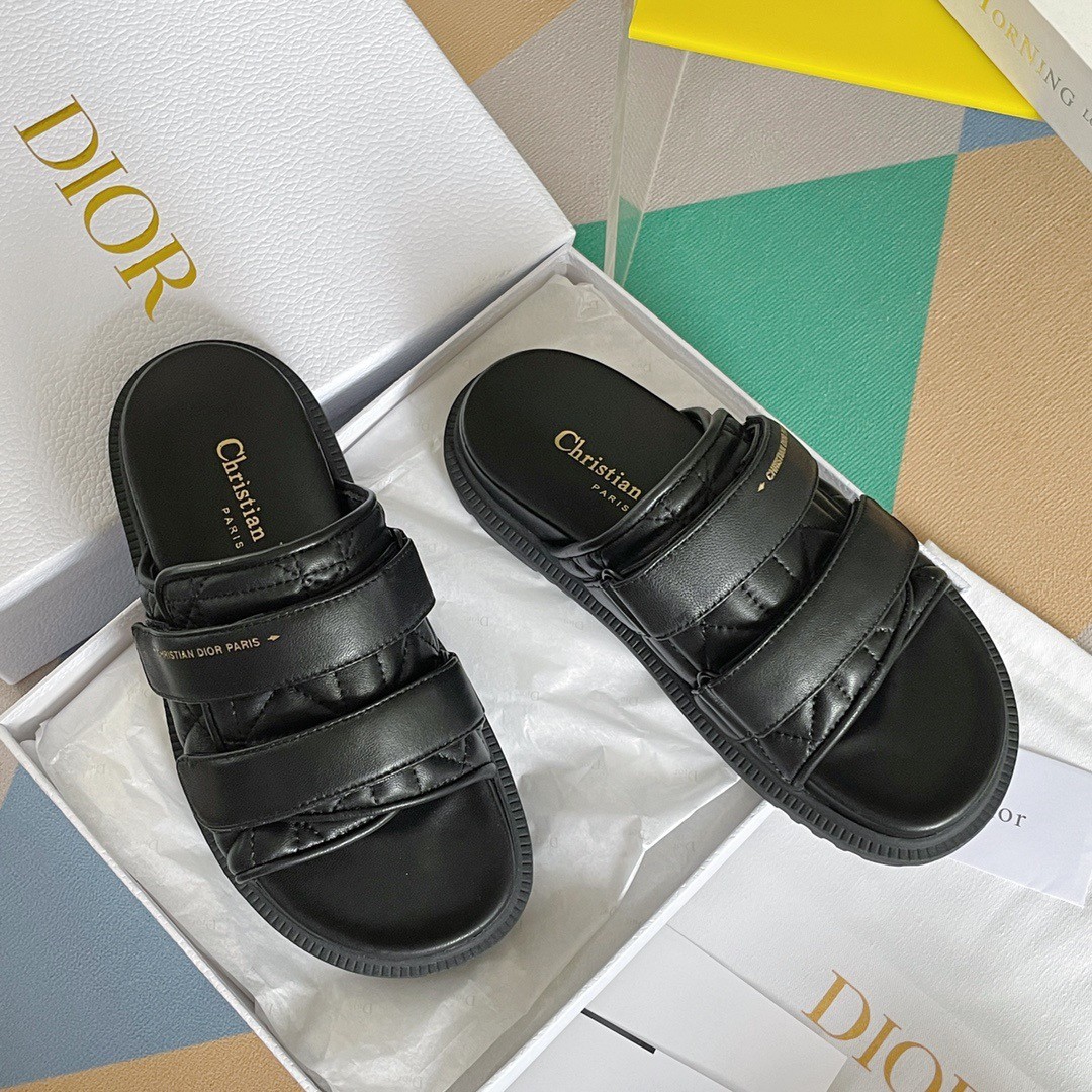 D*or dio(r)evolution slides in black quilted cannage calfskin