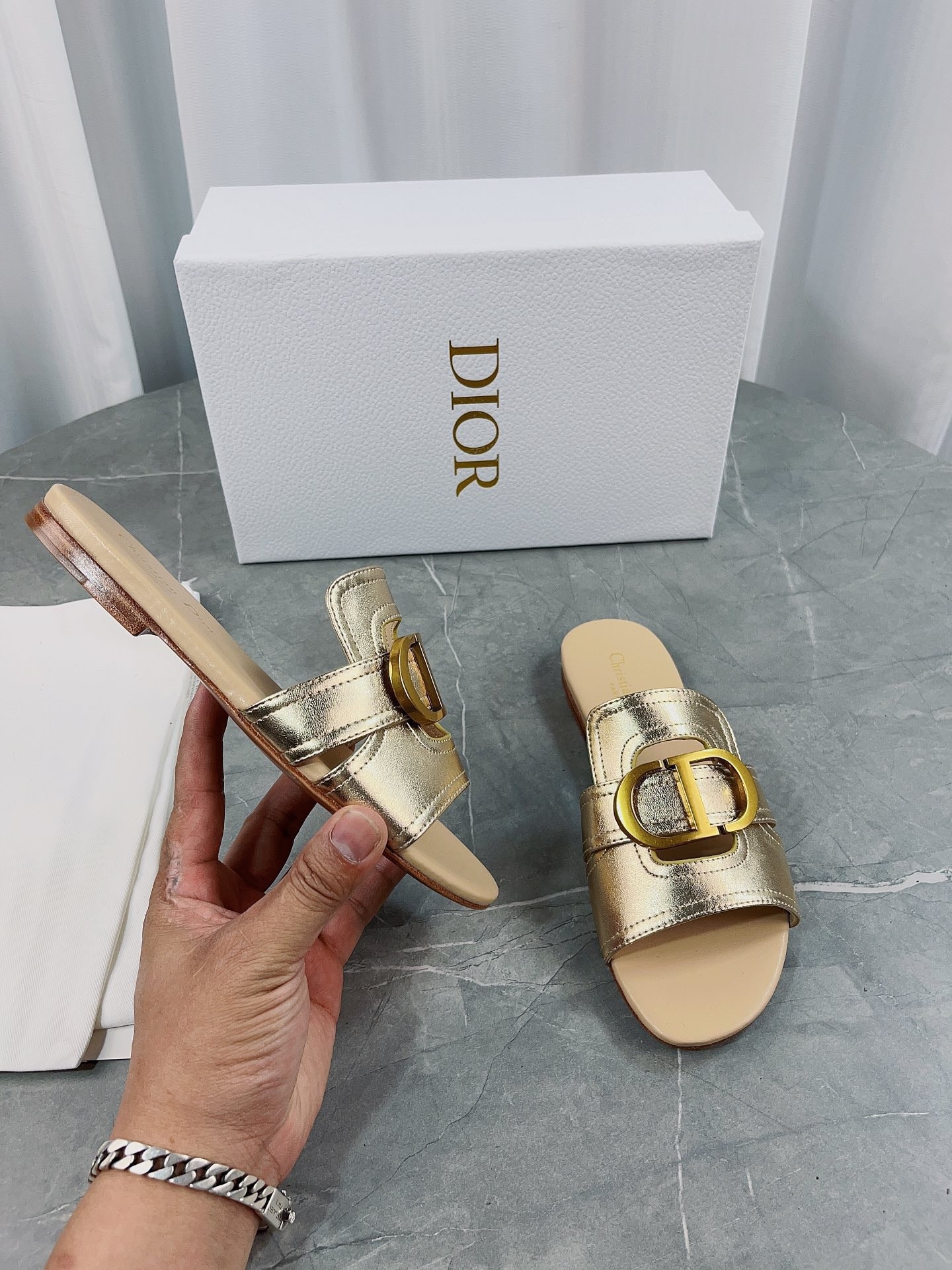 D*or 30 montaigne slides in gold metallic calfskin