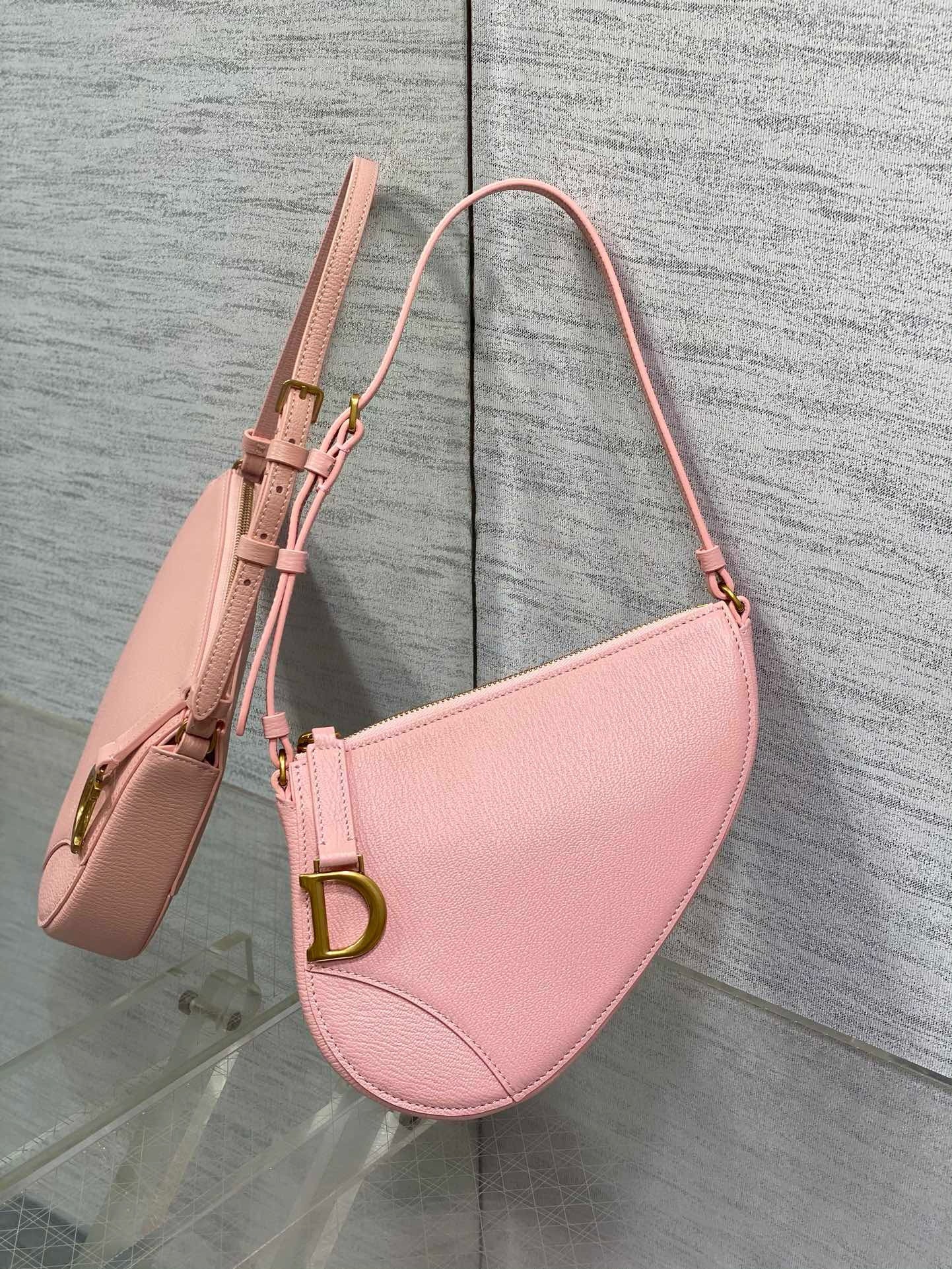 D*or saddle rodeo pouch in pink goatskin