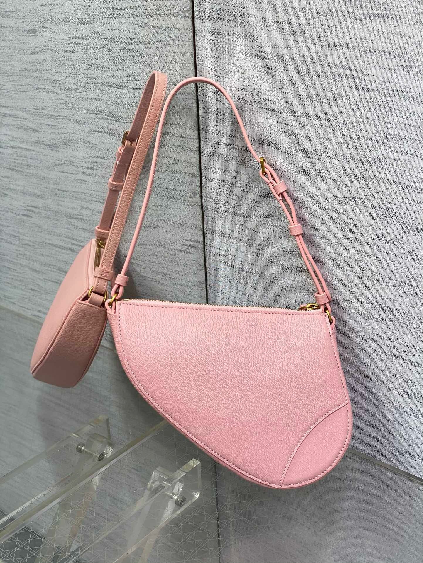 D*or saddle rodeo pouch in pink goatskin