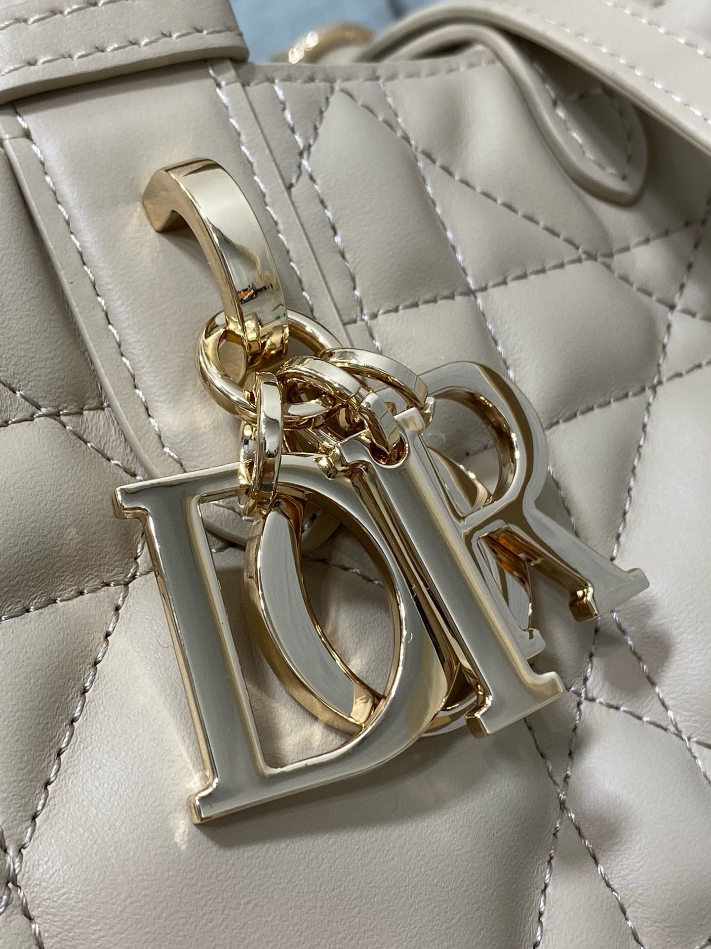 D*or toujours medium bag in beige macrocannage calfskin