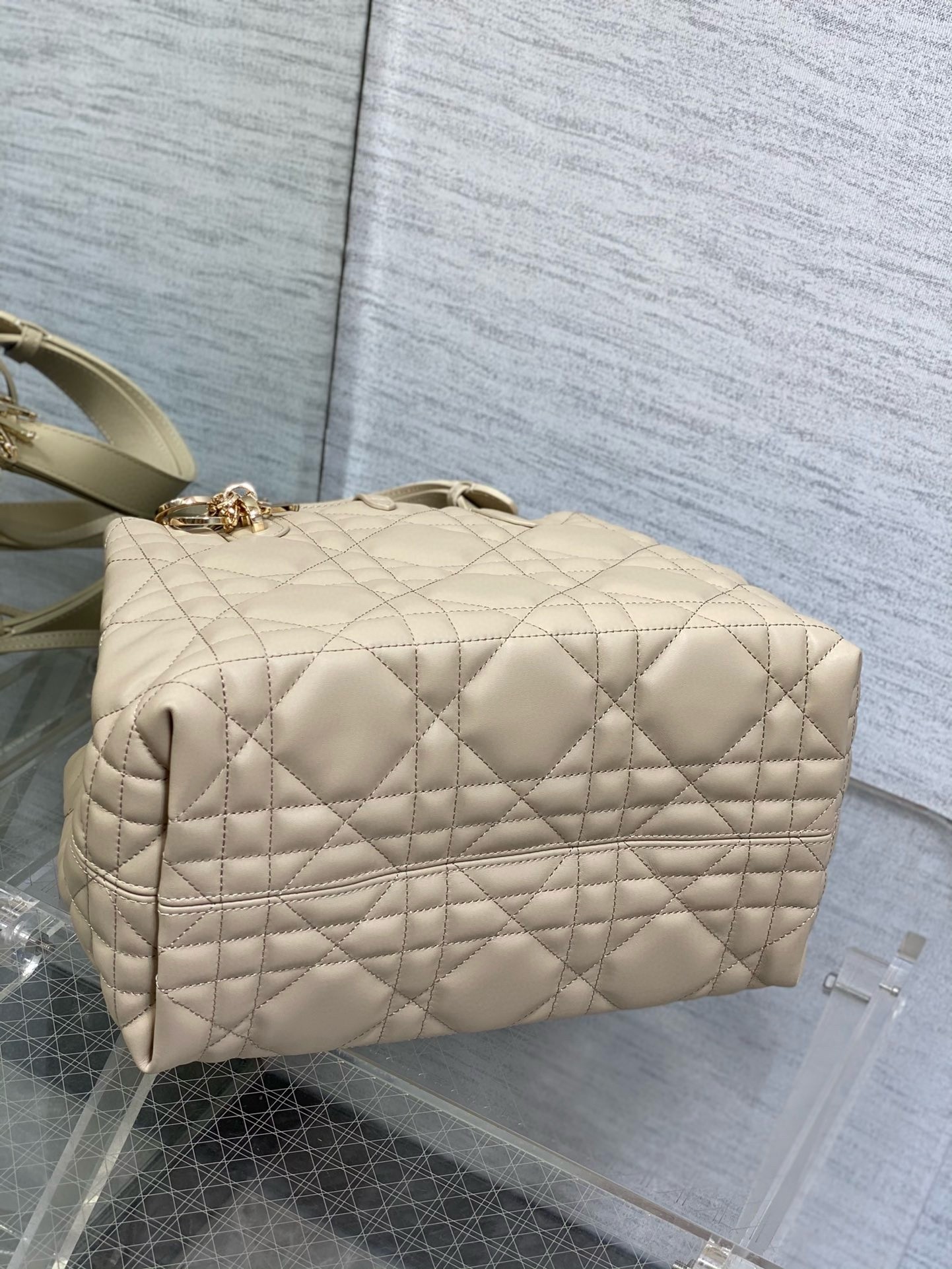 D*or toujours medium bag in beige macrocannage calfskin