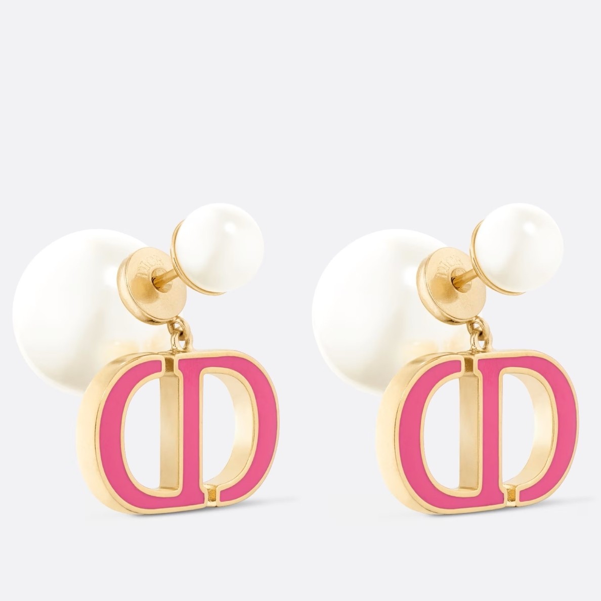 D*or tribales earrings in metal and white pearls with rani pink lacquer