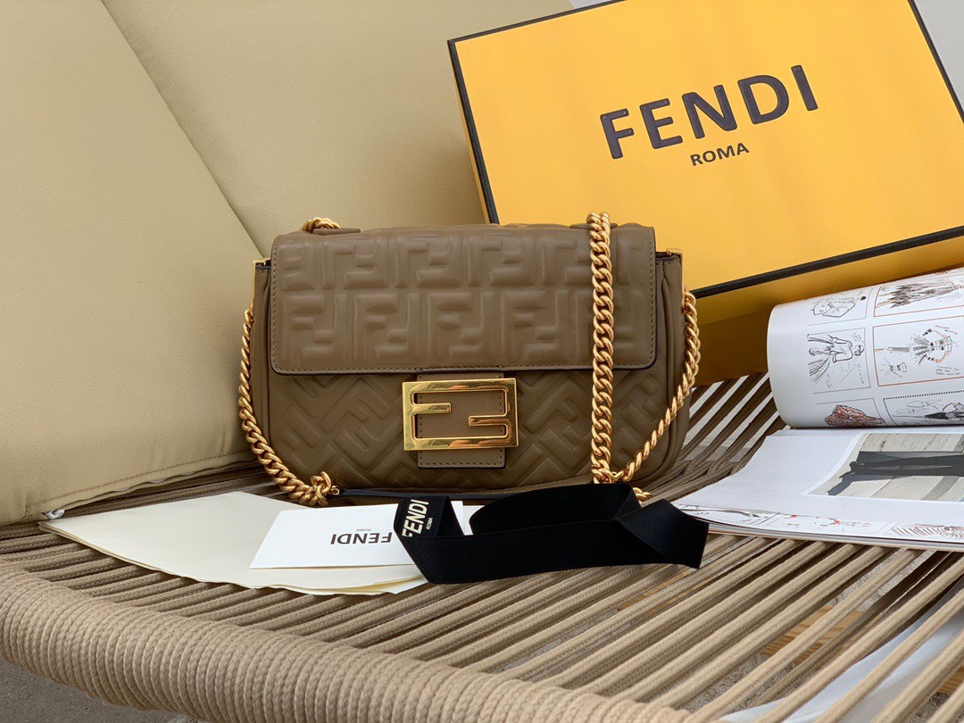 F**di baguette chain midi bag in taupe nappa leather