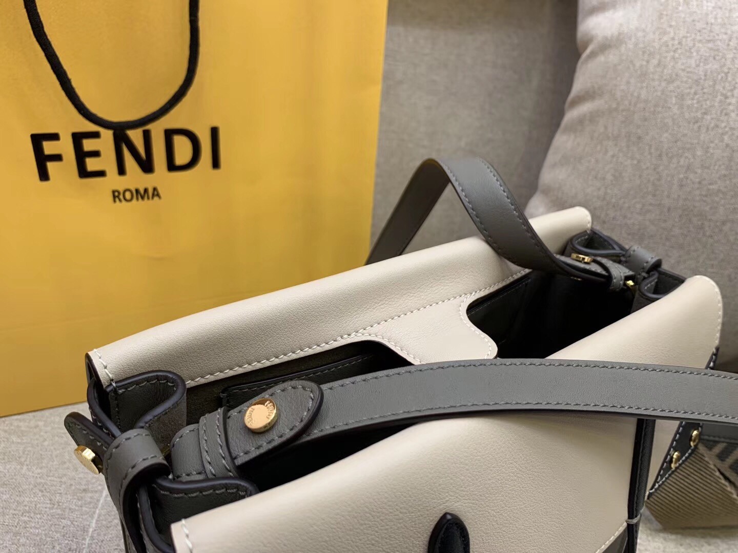 F**di regular flip tote bag in grey calfskin