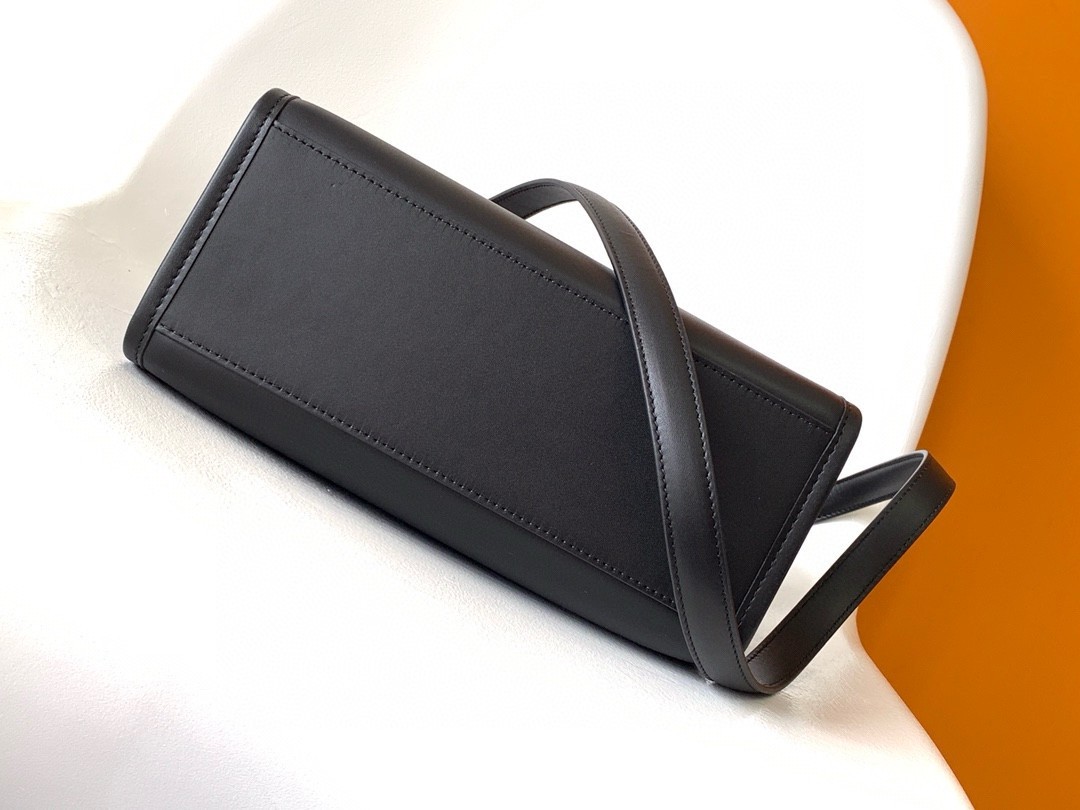 F**di sunshine small tote bag in black calfskin