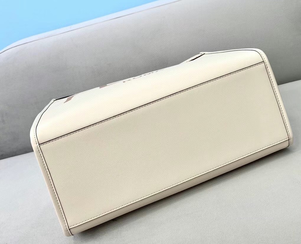 F**di sunshine medium shopper bag in white calfskin