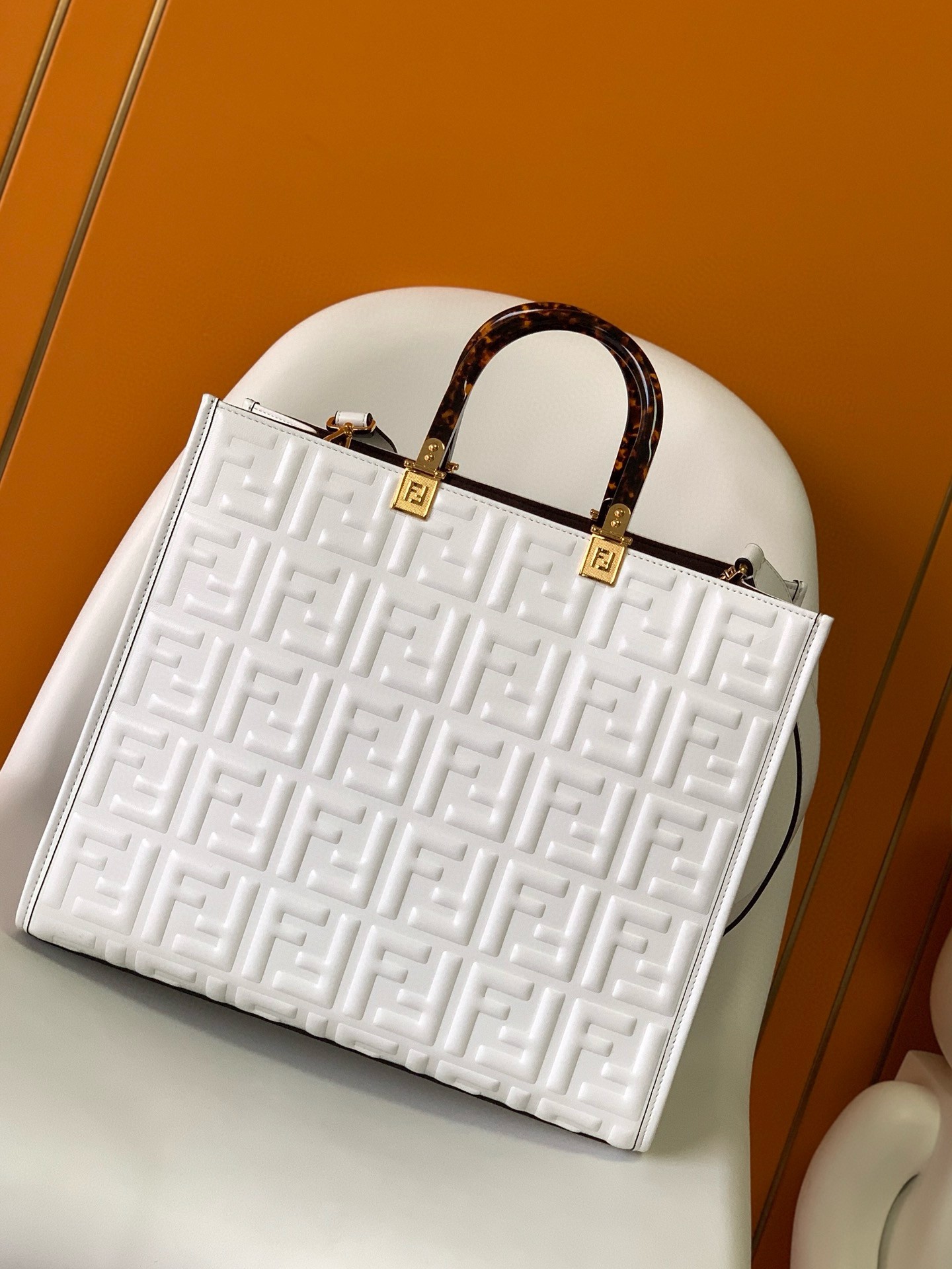 F**di sunshine medium tote bag in white ff calfskin
