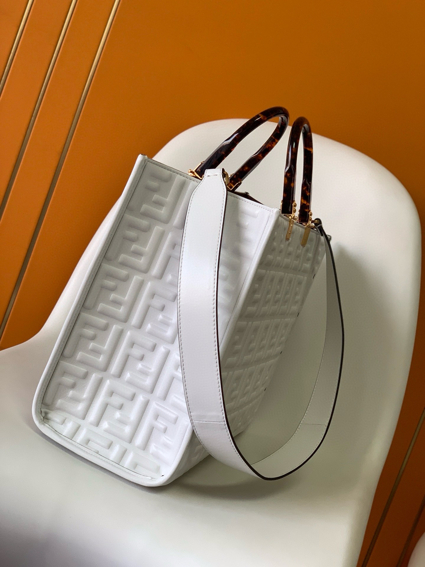 F**di sunshine medium tote bag in white ff calfskin