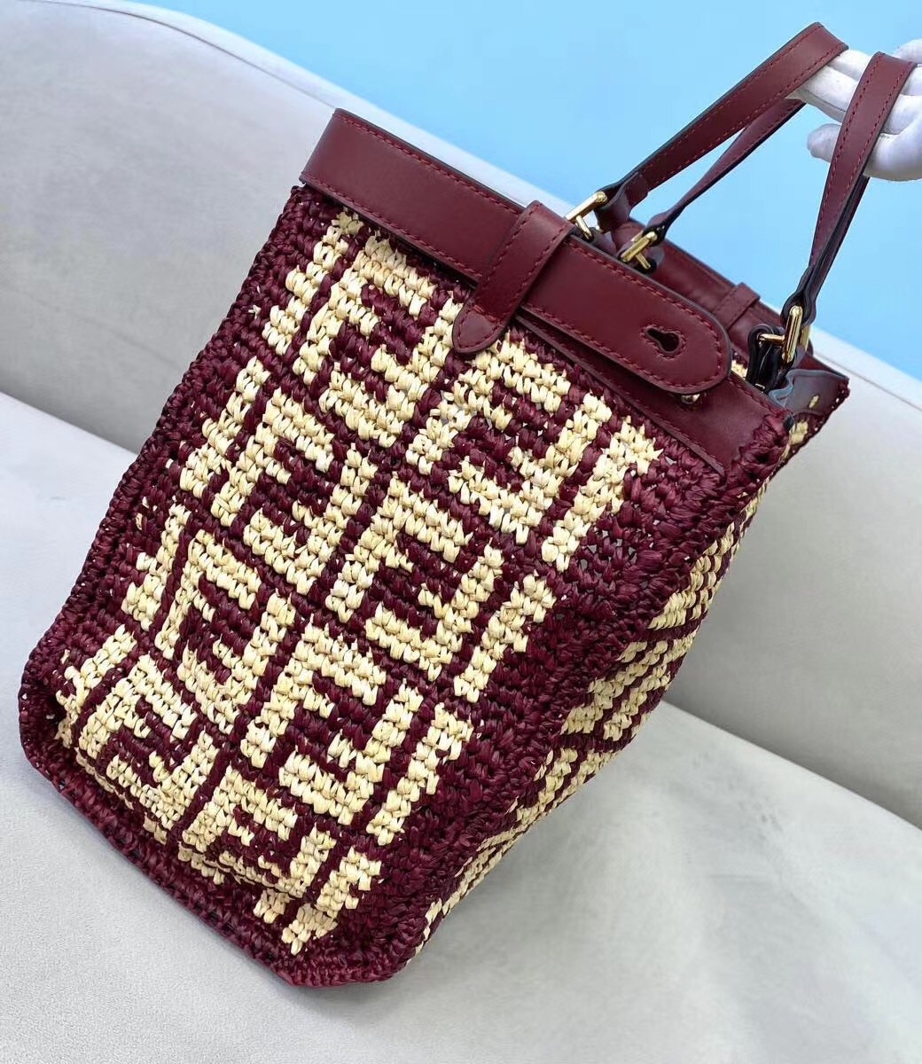 F**di peekaboo x-tote shopper in burgundy ff raffia
