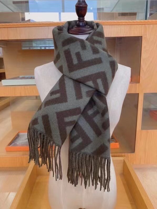 F**di green cashmere ff long scarf