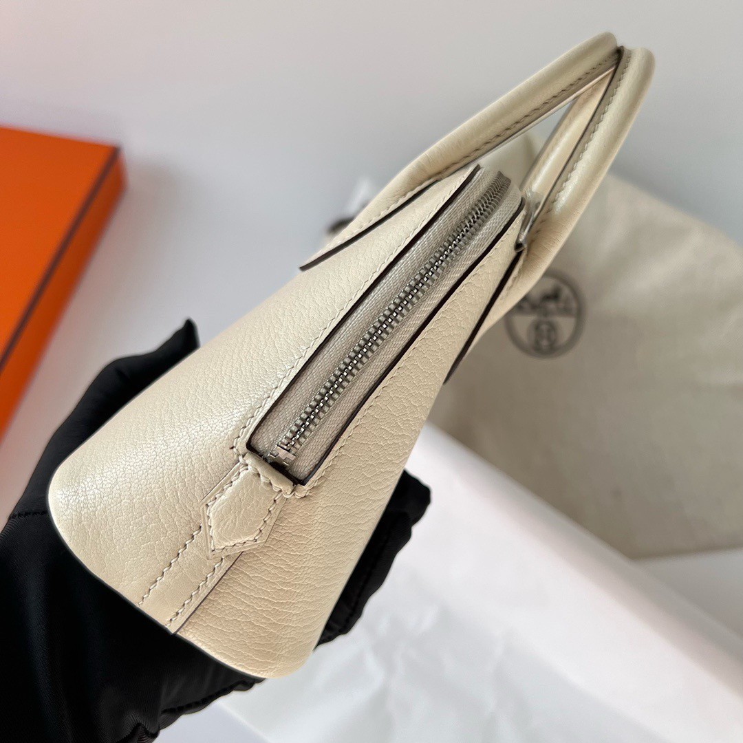 H**mes bolide 1923 mini handmade bag in craie chevre mysore leather