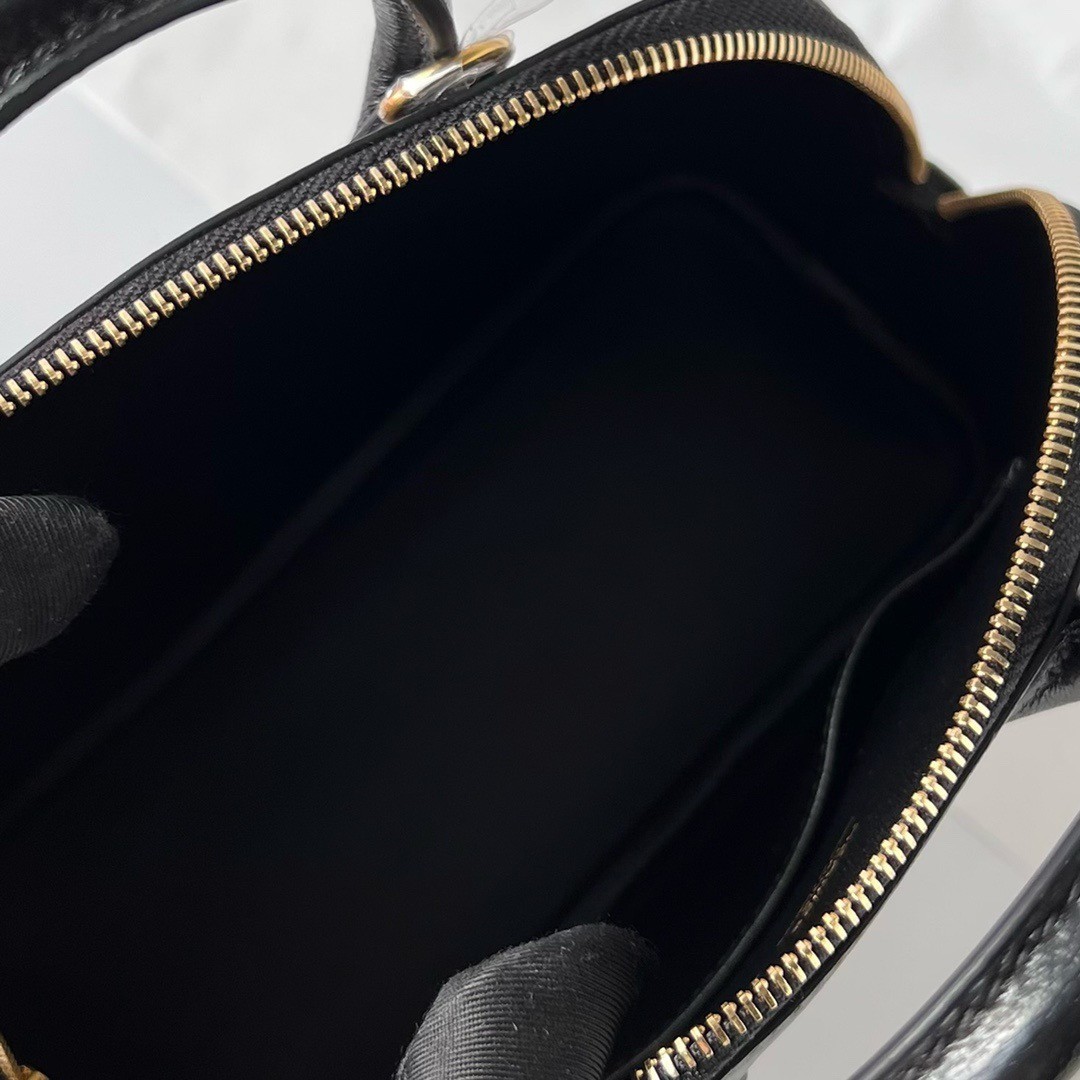 H**mes bolide 1923 mini handmade bag in black chevre mysore leather