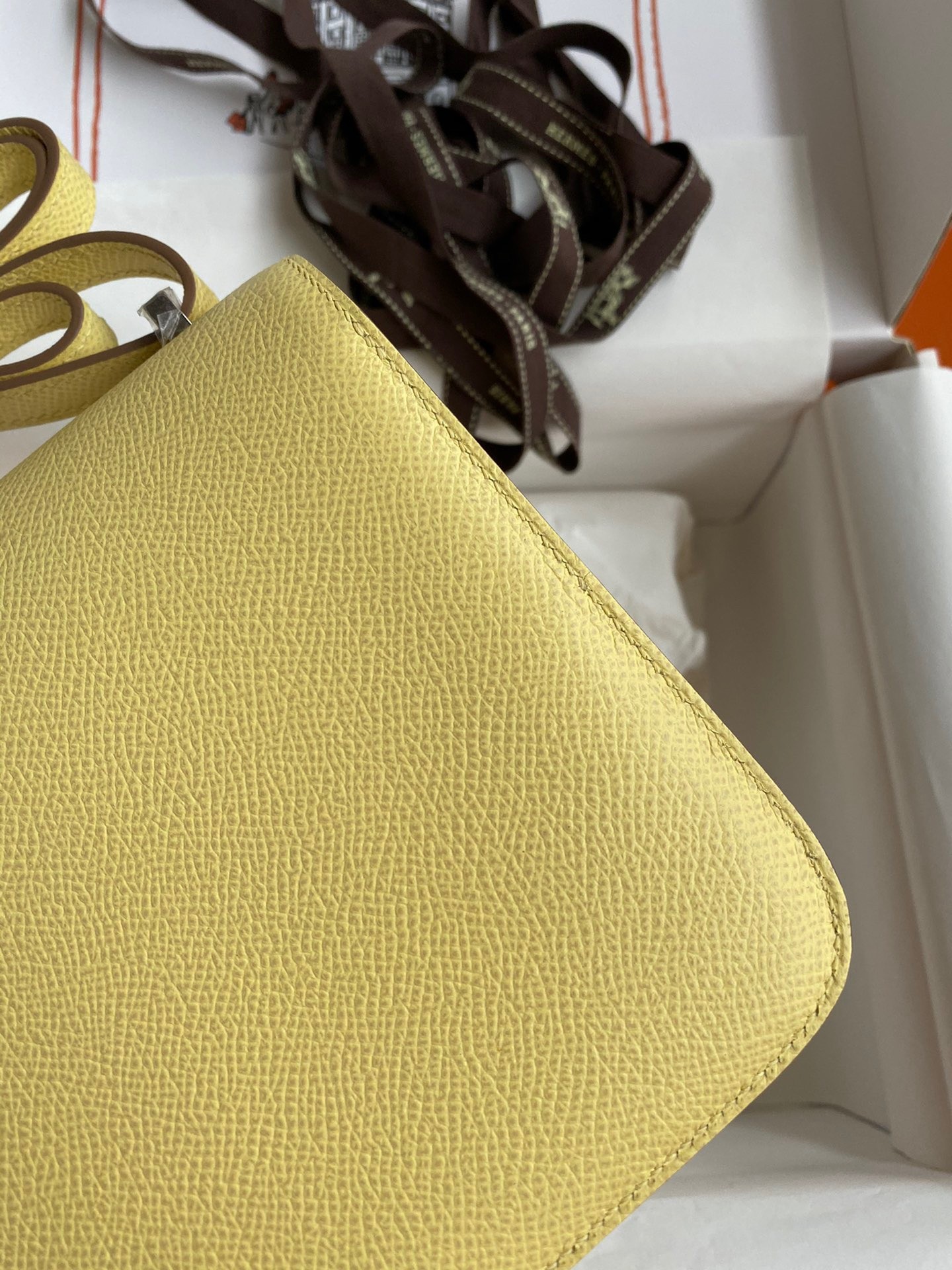H**mes constance 18 handmade bag in jaune poussin epsom calfskin