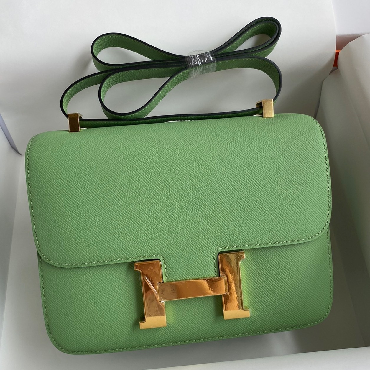 H**mes constance 24 handmade bag in vert criquet epsom calfskin