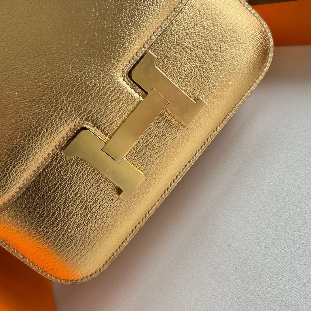 H**mes constance 1-18 mirror bag in dore metallic chevre mysore leather