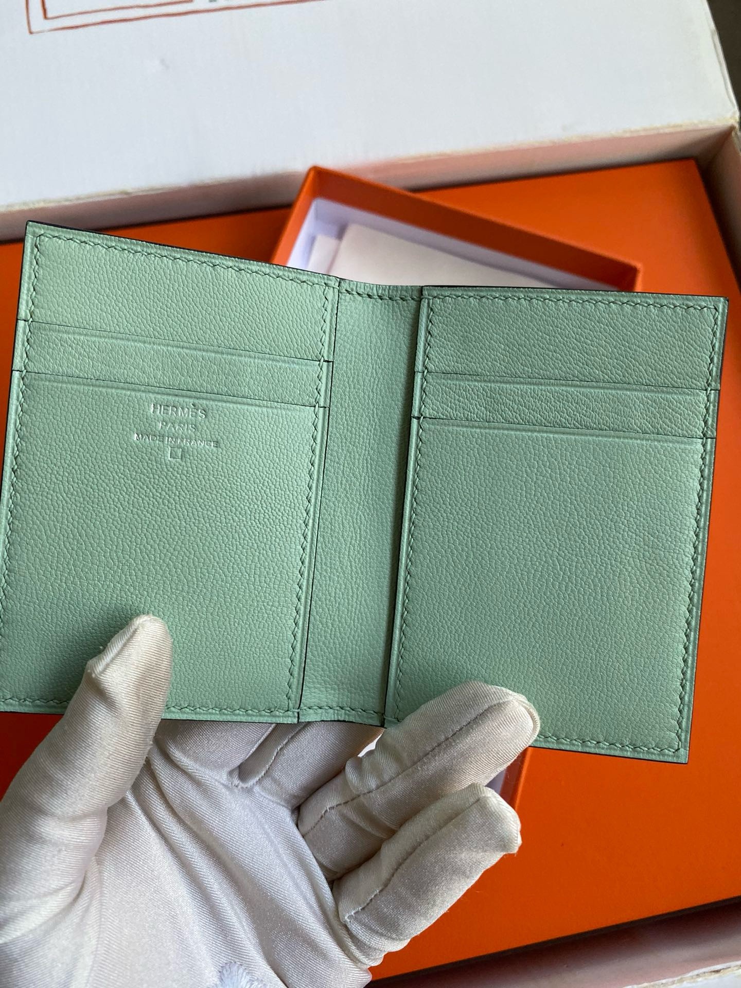 H**mes mc² euclide card holder in vert d
