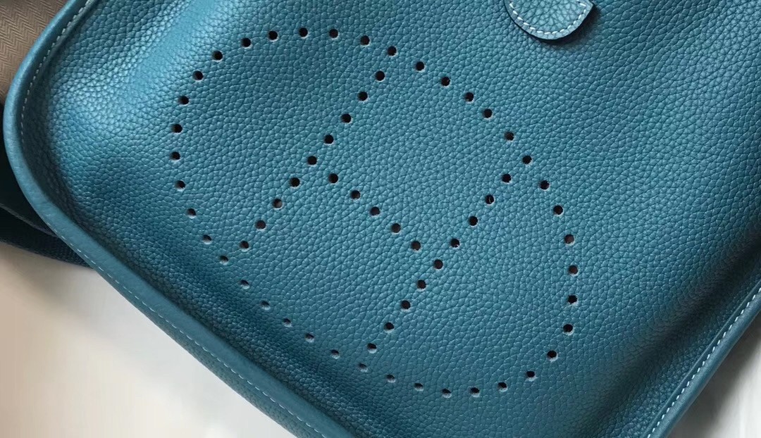 H**mes evelyne iii 29 pm bag in blue jean clemence leather