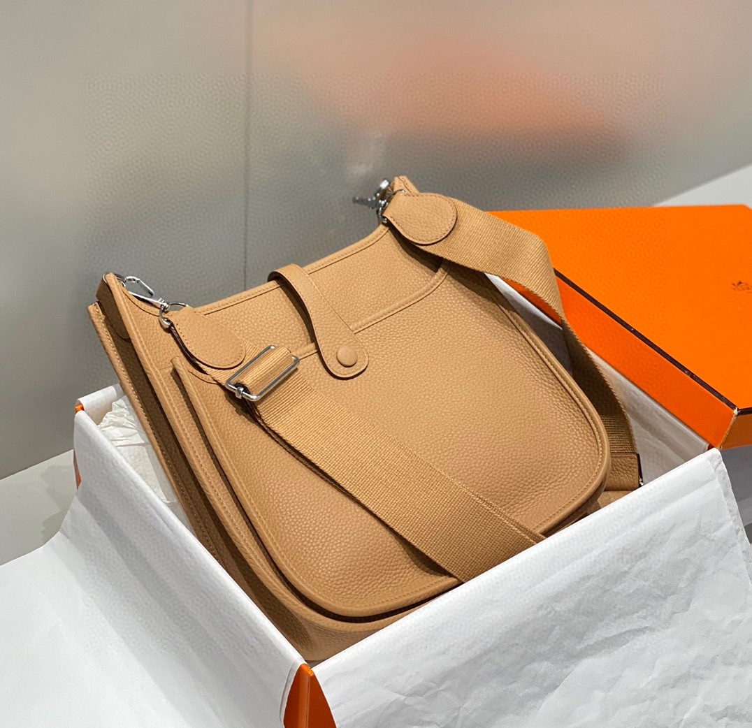 H**mes evelyne iii 29 bag in chai clemence leather
