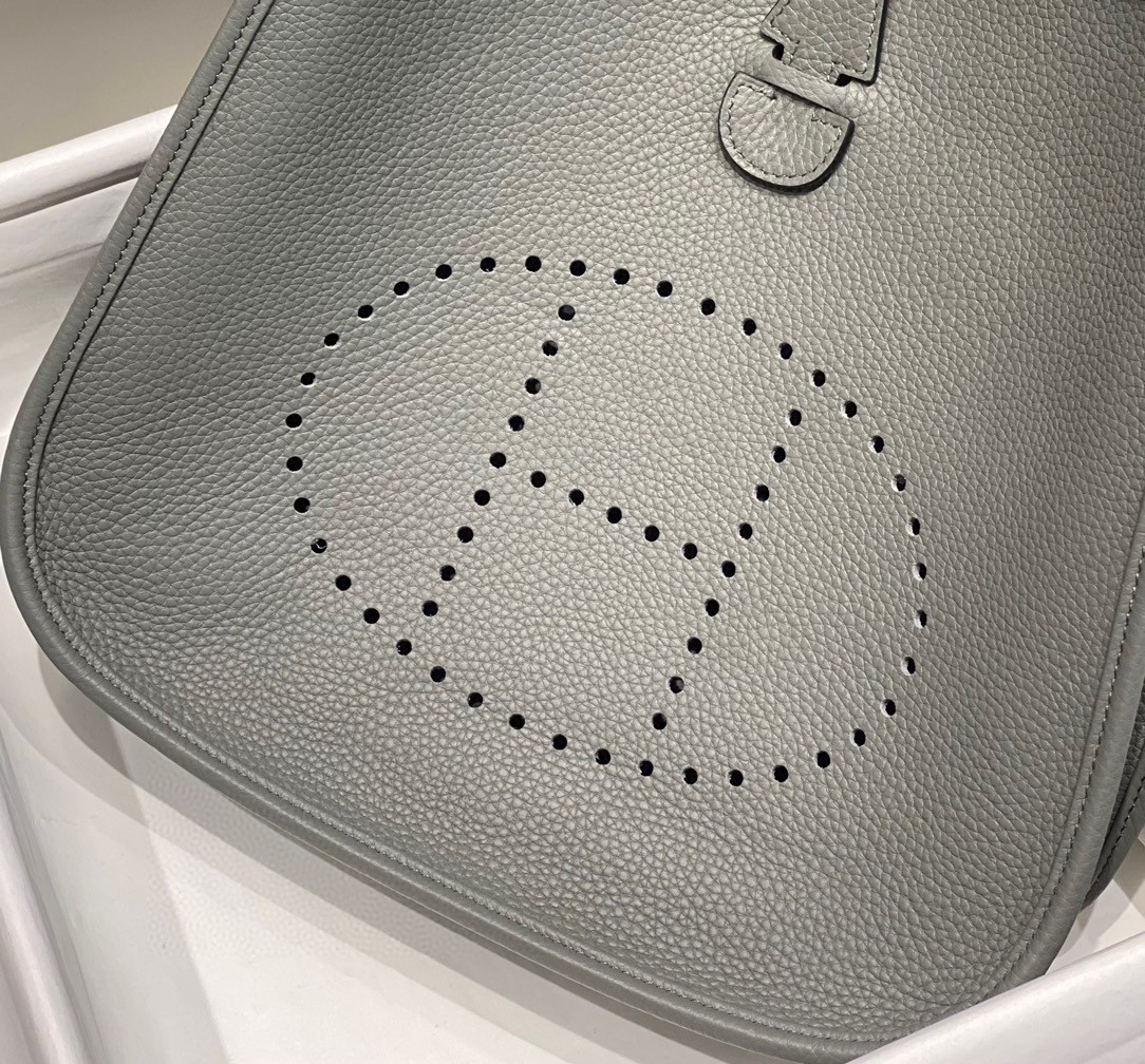 H**mes evelyne iii 29 bag in gris meyer clemence leather