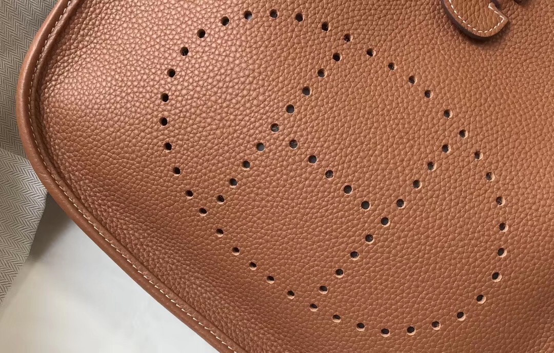 H**mes evelyne iii 29 pm bag in gold clemence leather