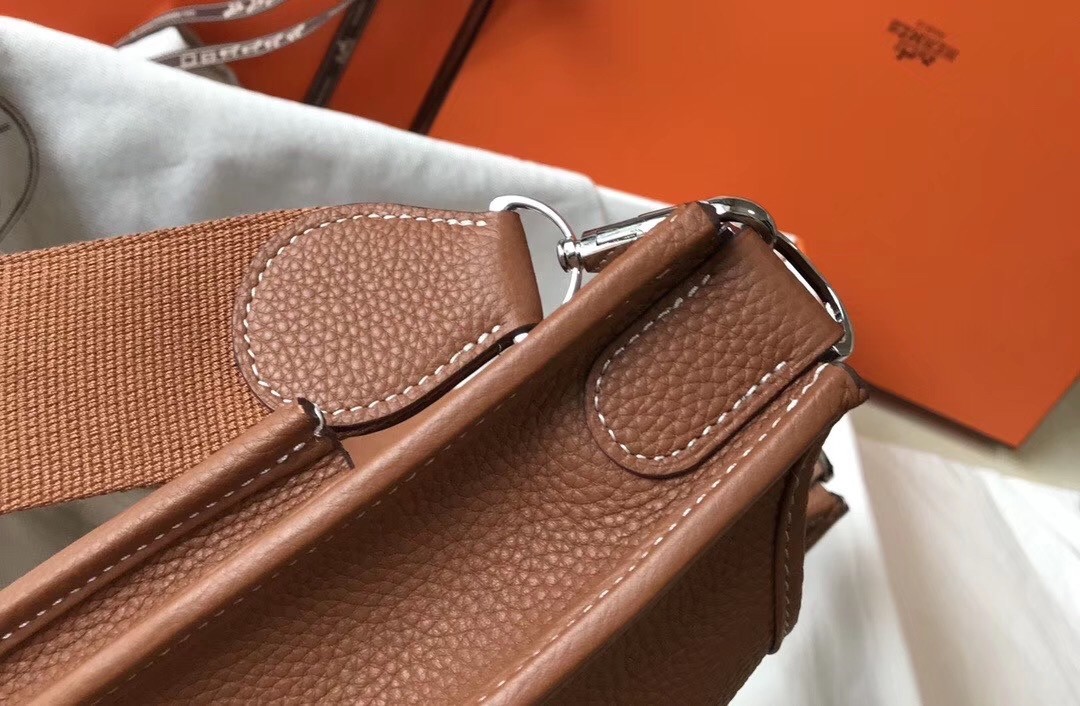 H**mes evelyne iii 29 pm bag in gold clemence leather