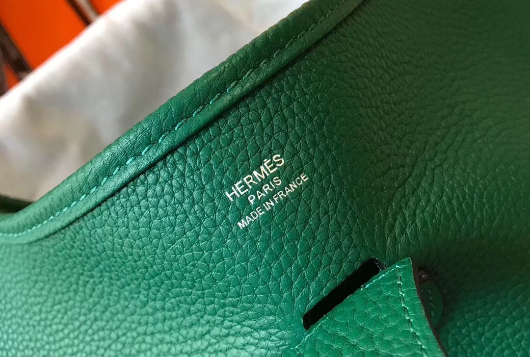 H**mes evelyne iii 29 pm bag in vert vertigo clemence leather