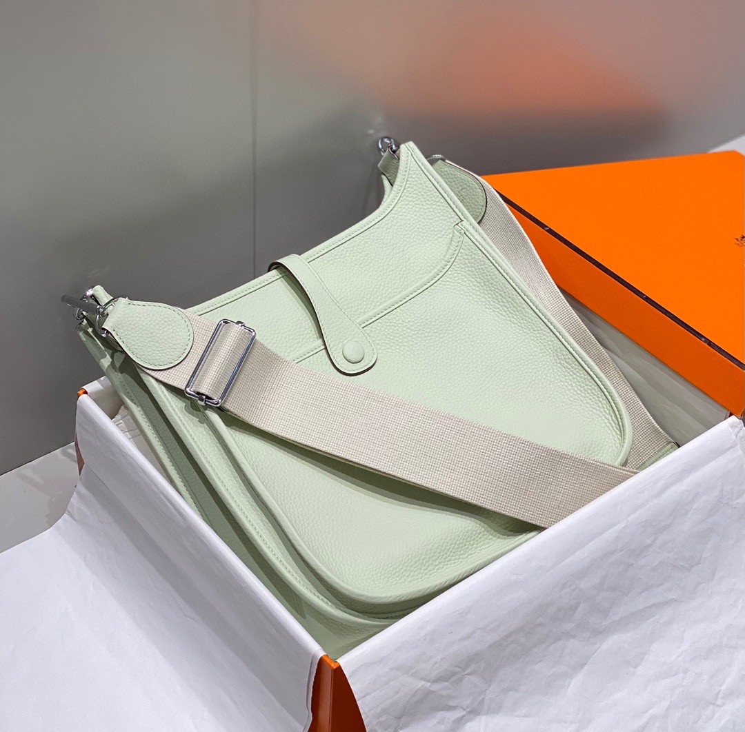 H**mes evelyne iii 29 bag in vert fizz clemence leather