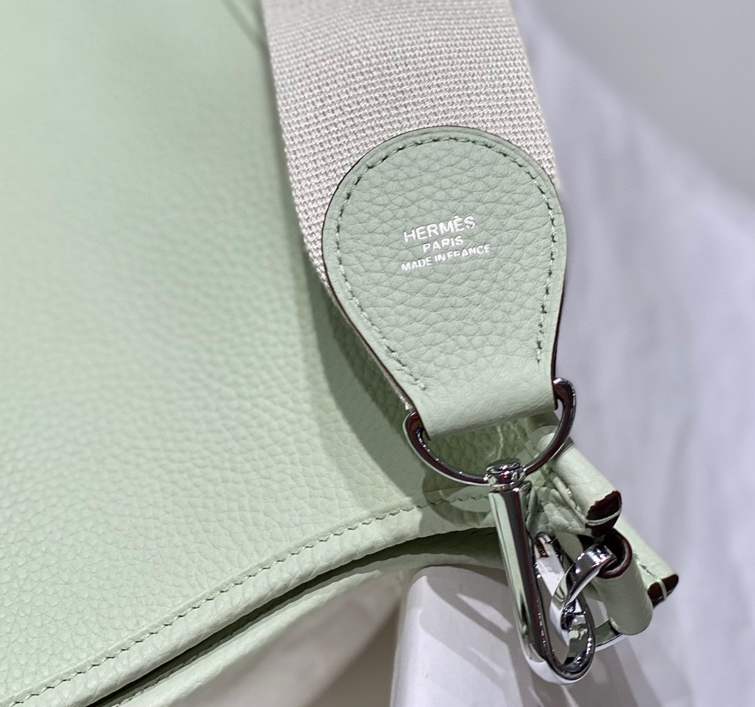 H**mes evelyne iii 29 bag in vert fizz clemence leather