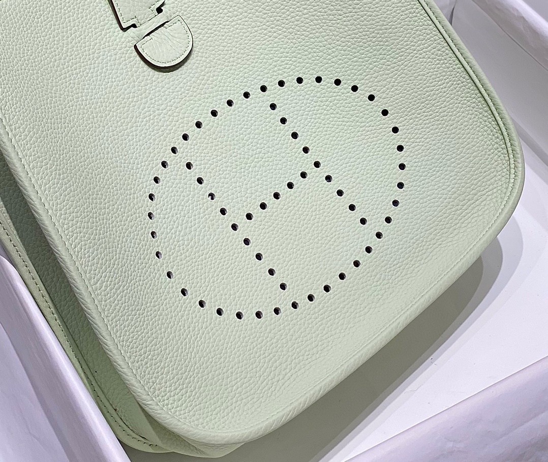 H**mes evelyne iii 29 bag in vert fizz clemence leather