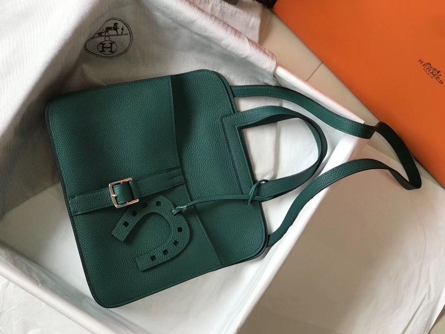 H**mes halzan 31cm bag in malachite clemence leather