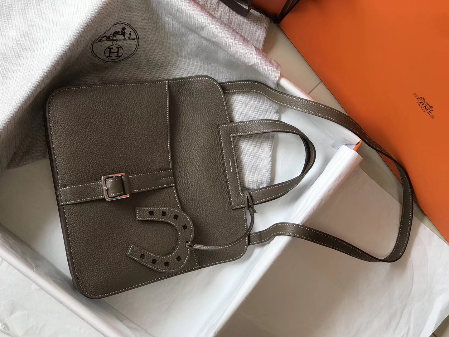 H**mes halzan 31cm bag in taupe clemence leather