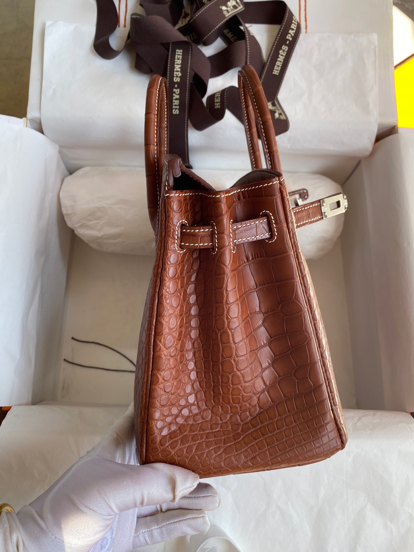 H**mes birkin 25 retourne handmade bag in gold matte alligator leather