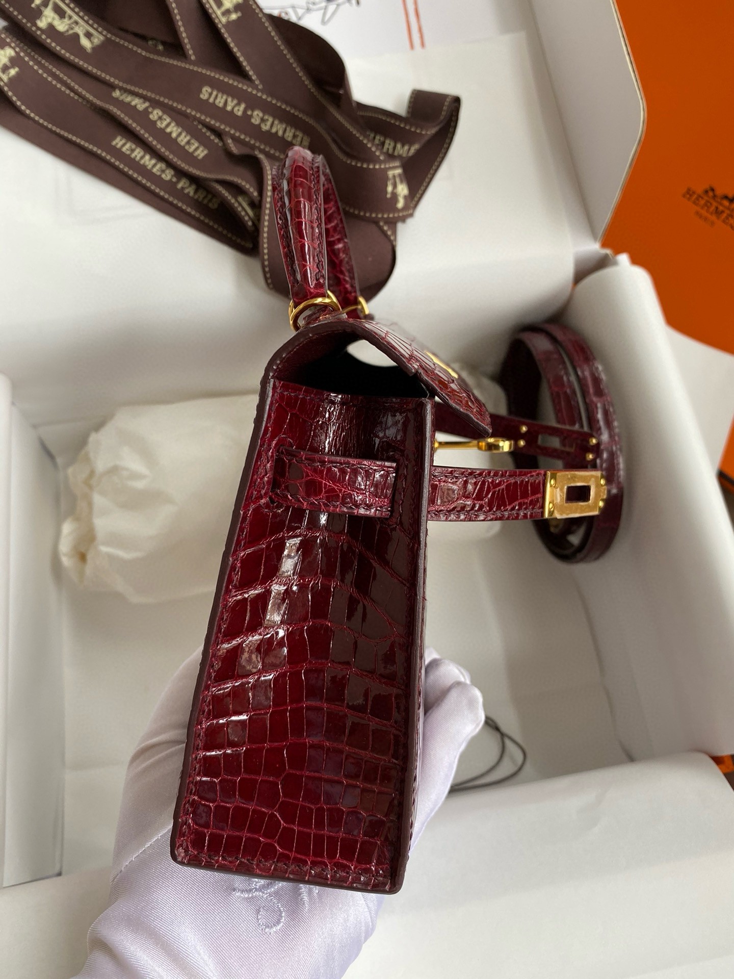 H**mes kelly mini ii sellier handmade bag in bordeaux shiny alligator leather