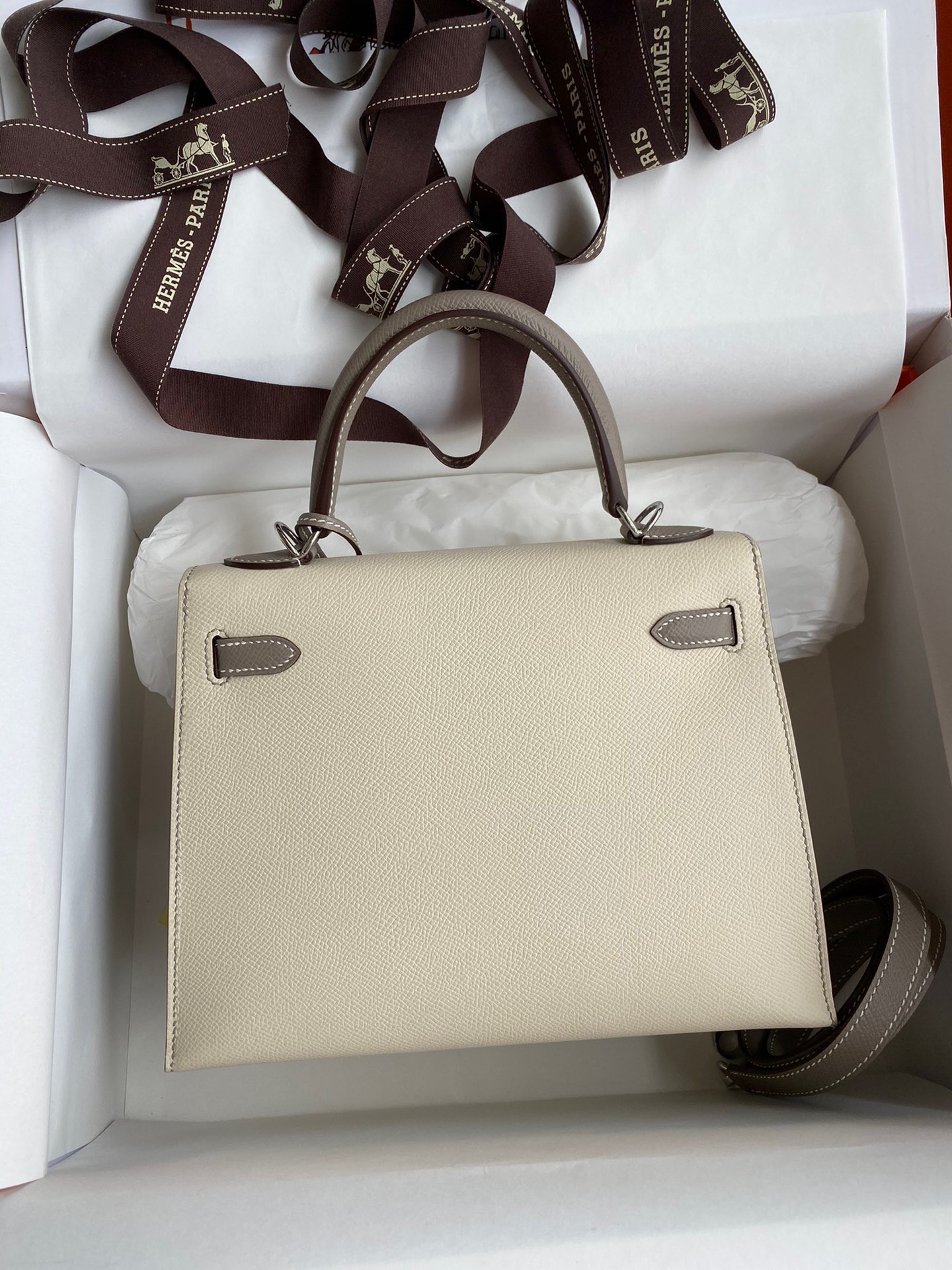 H**mes kelly sellier 25 bicolor bag in craie and gris asphalt epsom calfskin